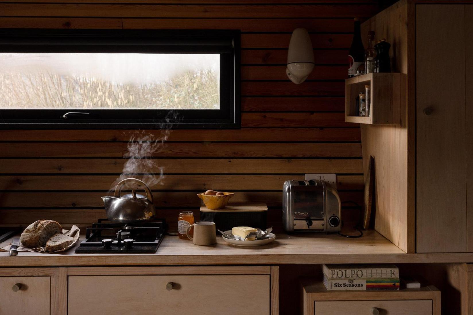 Two Unique Cabins Wrapped In Beautiful Welsh Scenery Presteigne エクステリア 写真