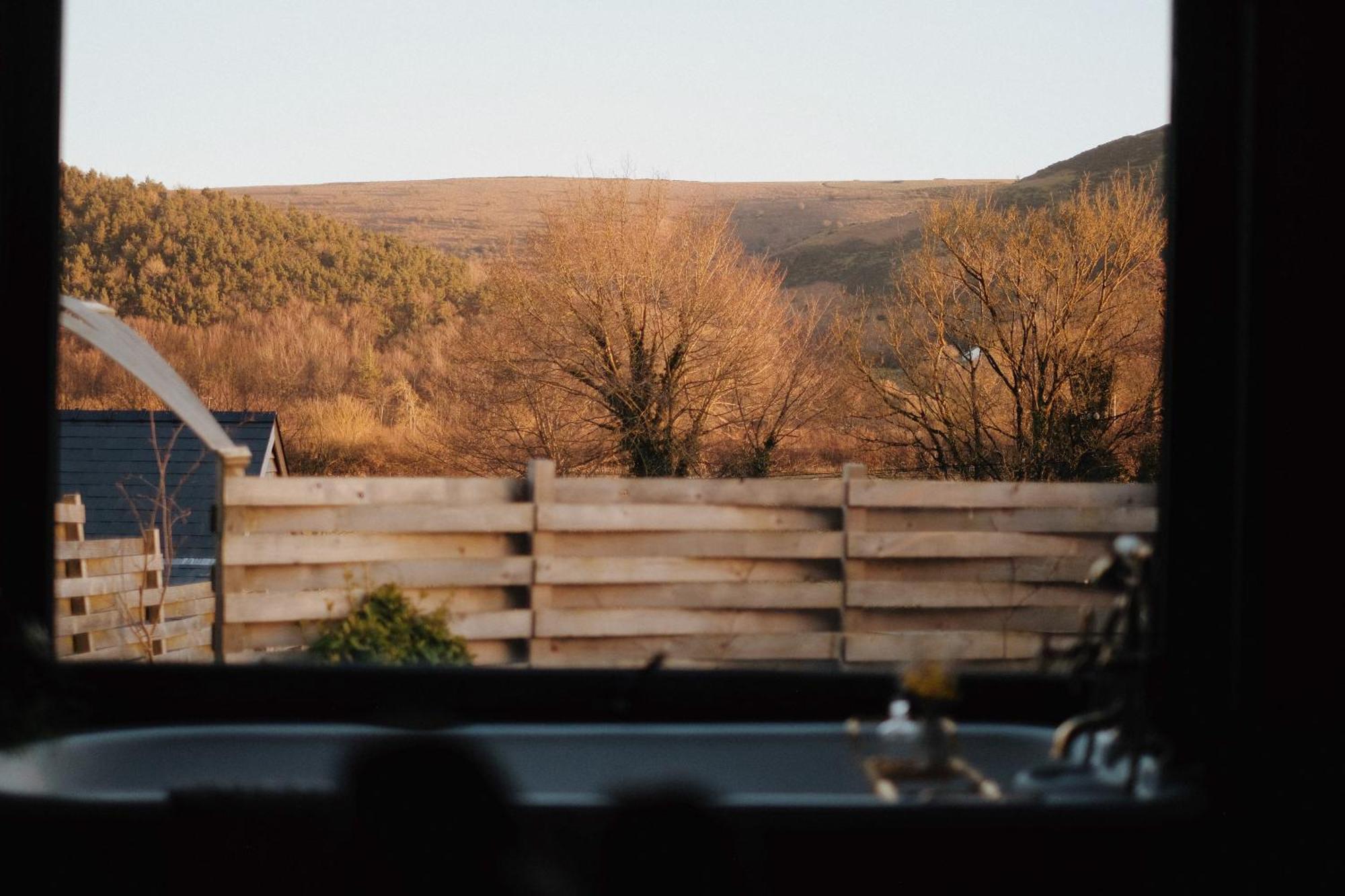 Two Unique Cabins Wrapped In Beautiful Welsh Scenery Presteigne エクステリア 写真